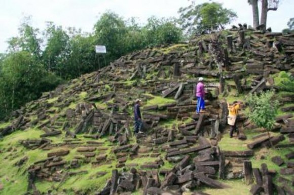 Situs Piramida Gunung Padang Cianjur
