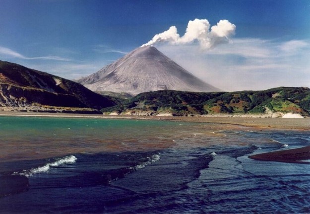 Gunung Huaynaputina, Peru 