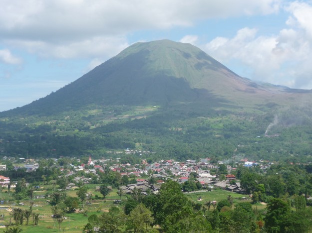 Sejarah Letusan Gunung Lokon