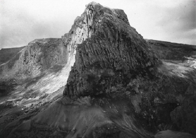Kawah dinding Gunung Kelud tahun 1890